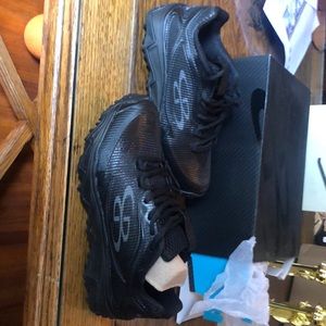 Men size 7 turf cleats. New in box. Daughter didn’t like them.